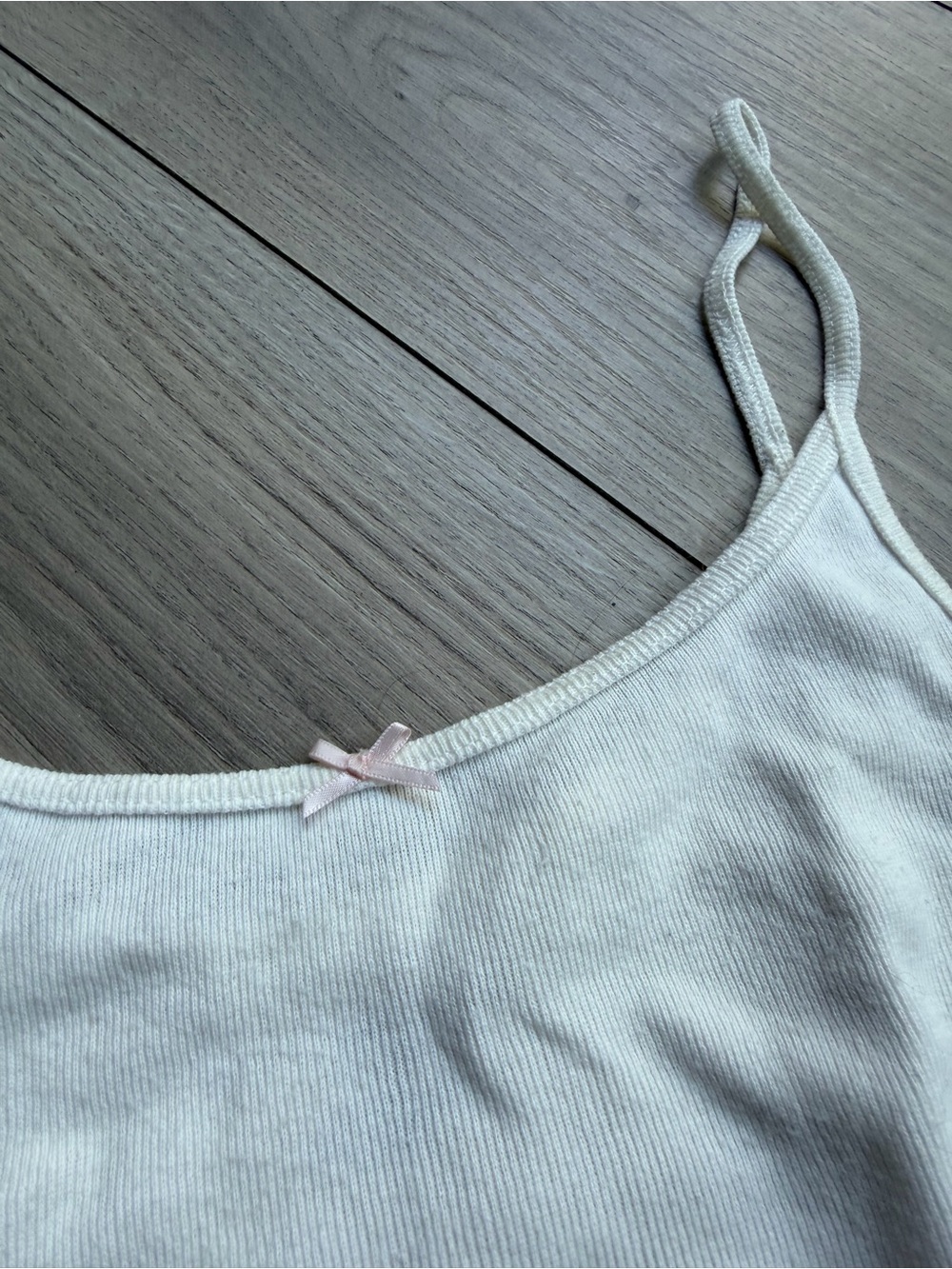White Brandy Melville 100% Cotton Tank Top with Light Pink Bow